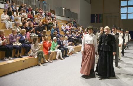 10 MEDNARODNI FOLKLORNI FESTIVAL KD RAKEK 03 FOTO LJUBO VUKELIČ